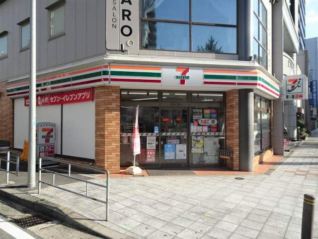 コンビニ　セブンイレブン（コンビニ）まで143m