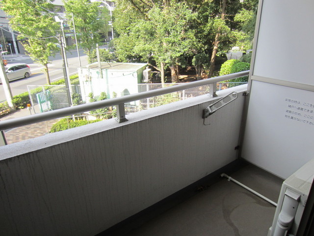 眺望　広めのベランダになっております