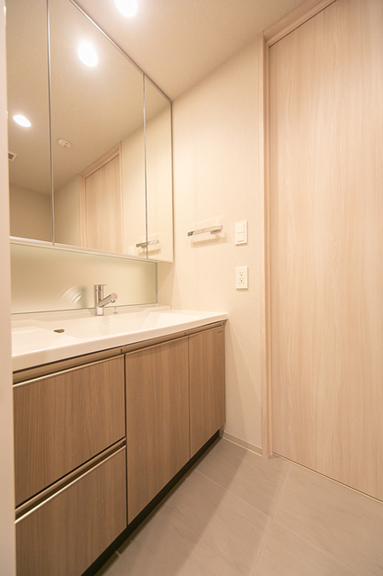 洗面設備　※写真は同タイプ住戸です。