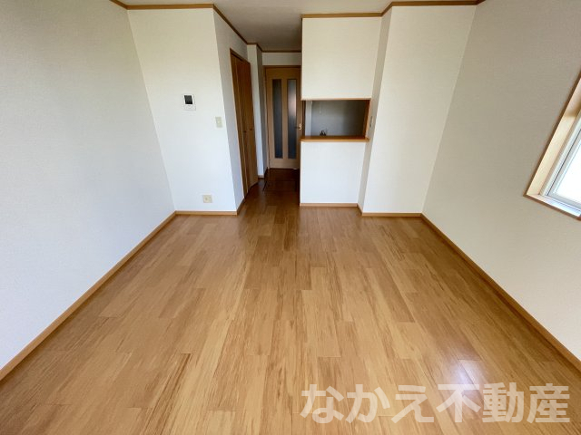 その他部屋・スペース　開放的な寝室です