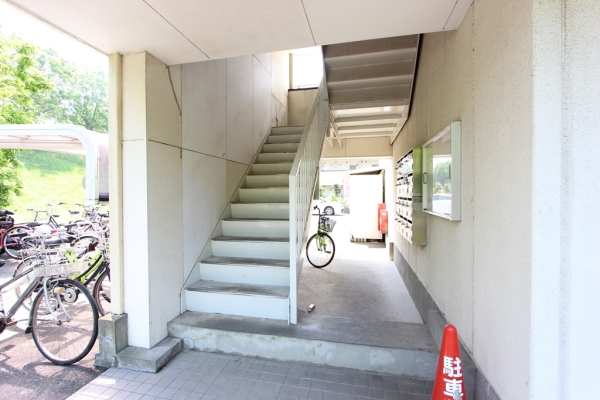 エントランス　階段