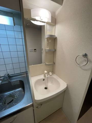洗面設備　モデル写真