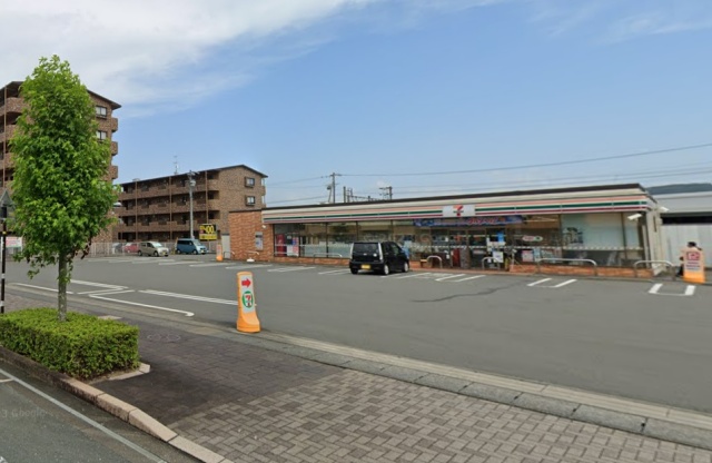 コンビニ　セブン－イレブン　袋井愛野東店（コンビニ）まで300m