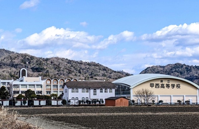 高校・高専　滋賀県立甲西高等学校（高校・高専）まで9076m
