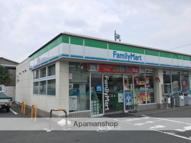 コンビニ　ファミリーマート（コンビニ）まで498m
