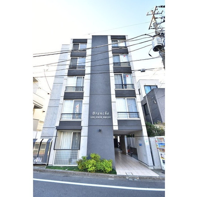 建物外観　落ち着いた雰囲気の外観です