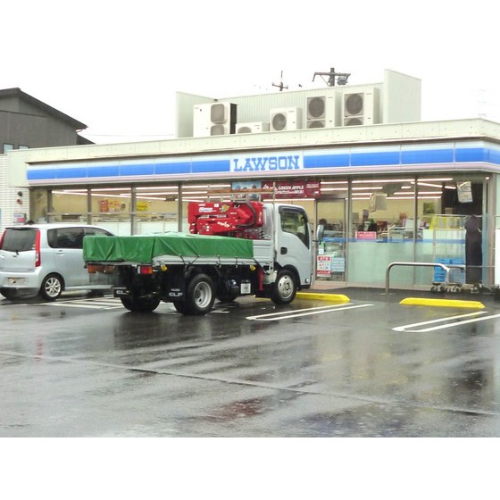 コンビニ　ローソン碧南入船町店（コンビニ）まで299m