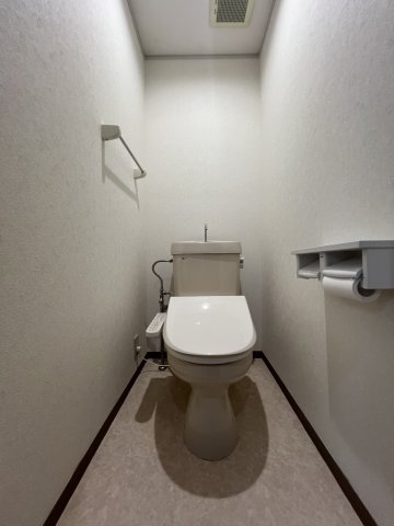 トリヴァンベール門前のトイレ写真