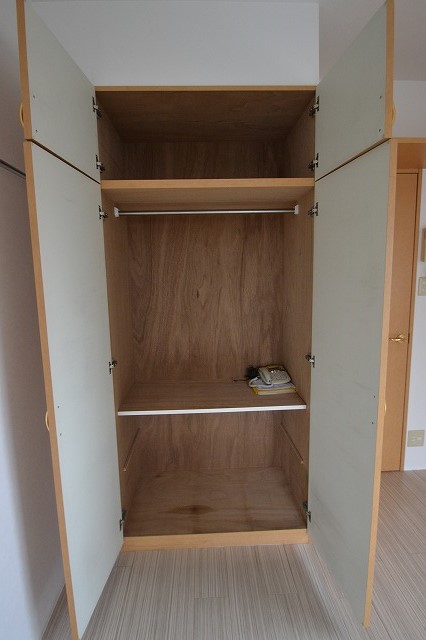 収納　※号室により内装の色合いが違います。