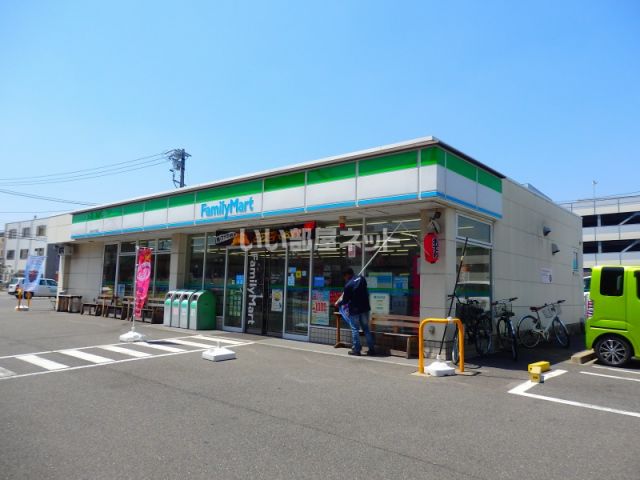 コンビニ　ファミリーマート 桑名中央通店（コンビニ）まで502m
