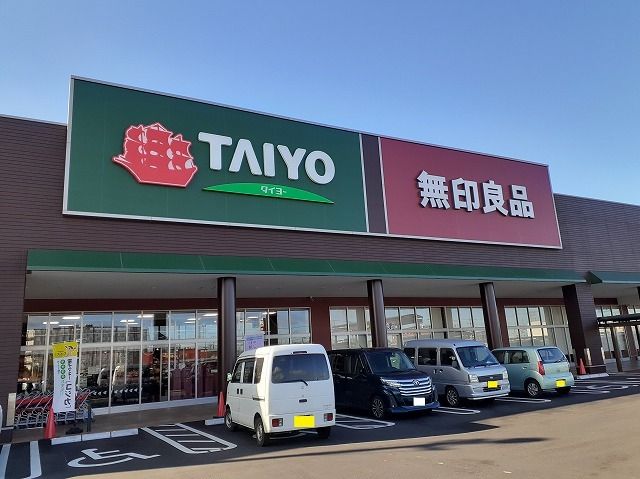 ショッピングセンター　オークビレッジかみす（ショッピングセンター）まで1600m