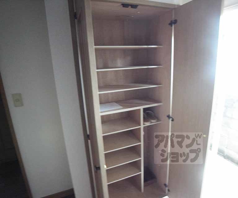 収納　たくさん入る靴箱です。