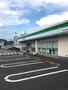 コンビニ　ファミリーマート岡山中山下店（コンビニ）まで242m