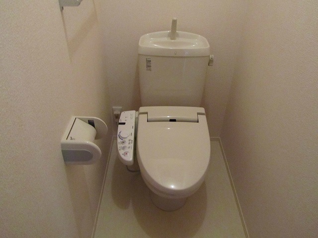 トイレ　落ち着いたトイレです