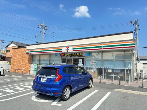 コンビニ　セブンイレブン 津エアポートライン前店（コンビニ）まで343m