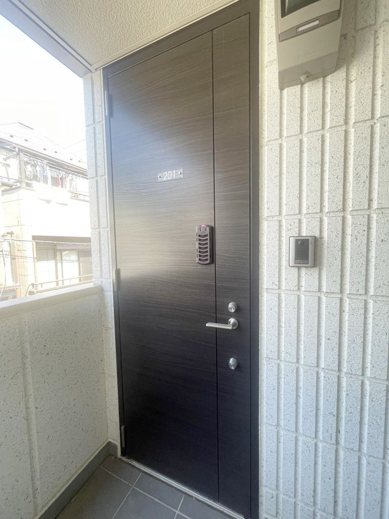 玄関　バルコニー