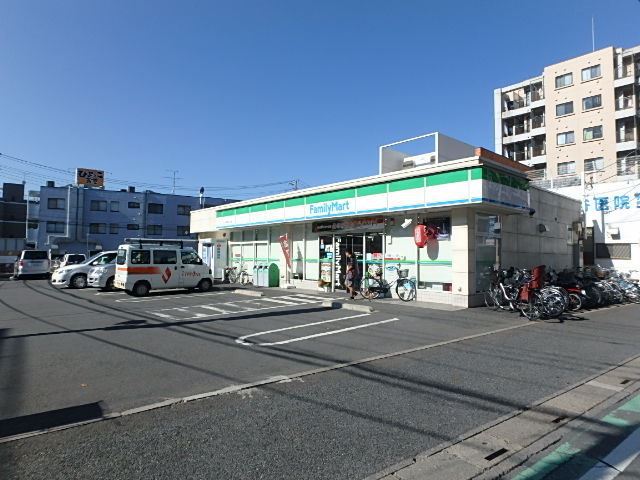 コンビニ　ファミリーマート（コンビニ）まで461m