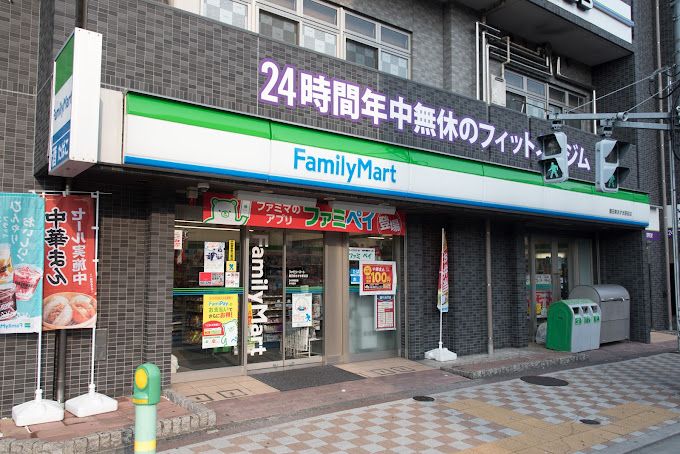 コンビニ　ファミリーマート 墨田東あずま駅前店（コンビニ）まで161m