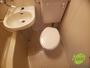 トイレ　ユニットバス内のトイレです。一人暮らしなら十分ですね。