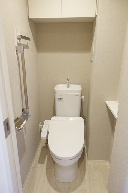 トイレ　※写真は同タイプ住戸です。