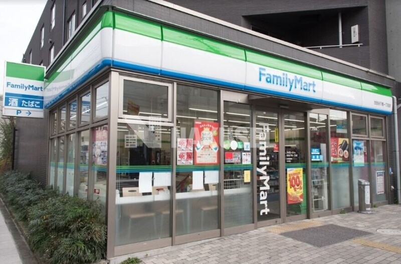 コンビニ　ファミリーマート世田谷下馬一丁目店（コンビニ）まで184m