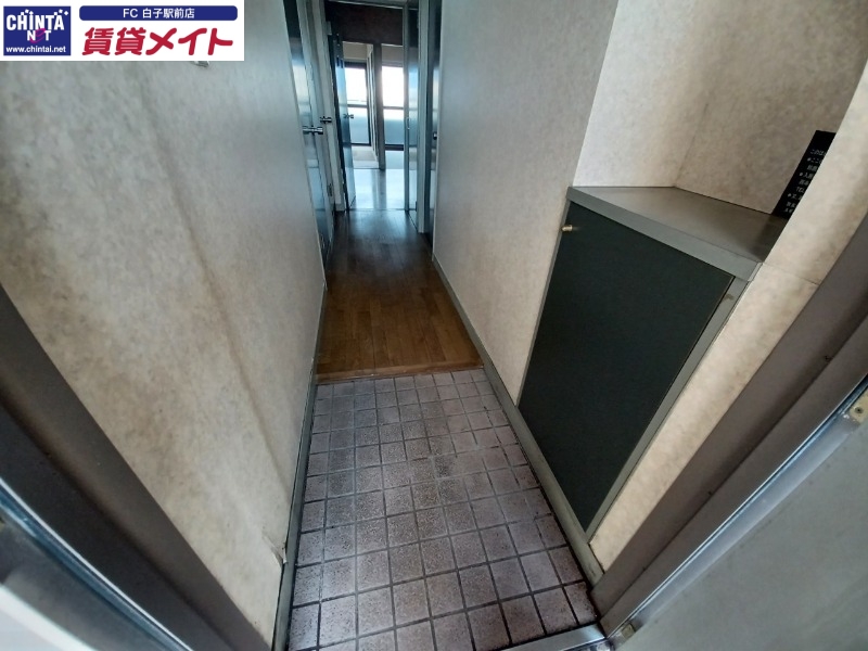 玄関　同物件別室画像