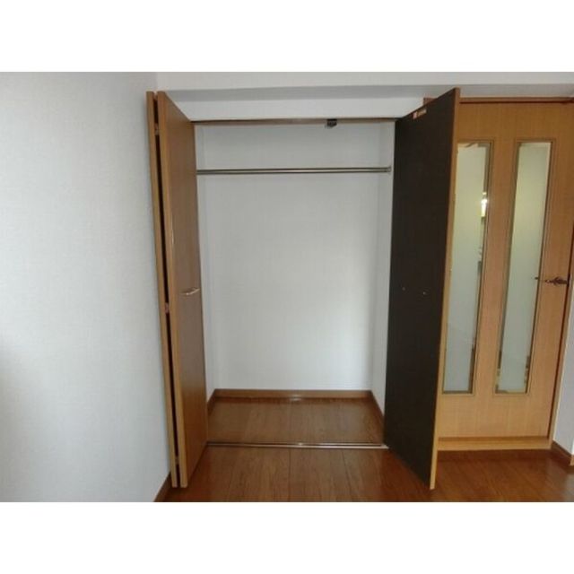 収納　【収納】写真は同一間取りの別のお部屋です。現況を優先します。