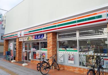 コンビニ　セブン-イレブン（コンビニ）まで290m