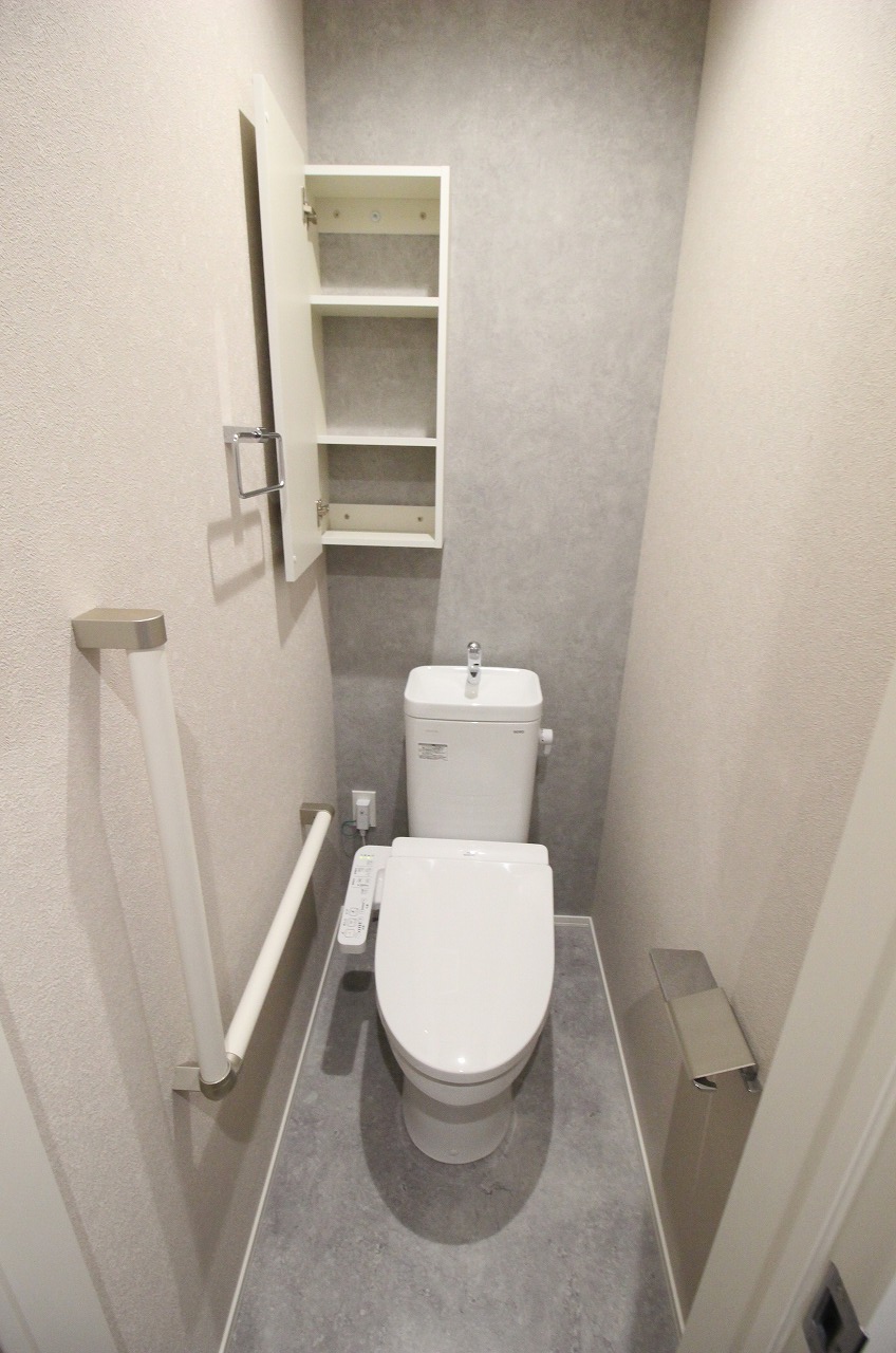 トイレ　同タイプの別の部屋の写真です
