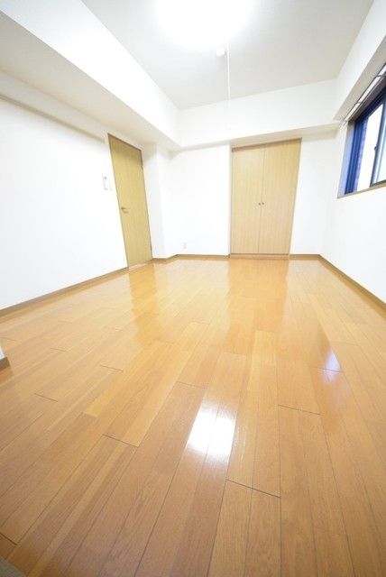 その他　広々使える洋室