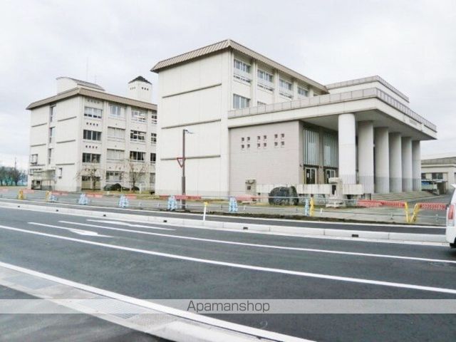 中学校　旭岡中学校（中学校）まで650m