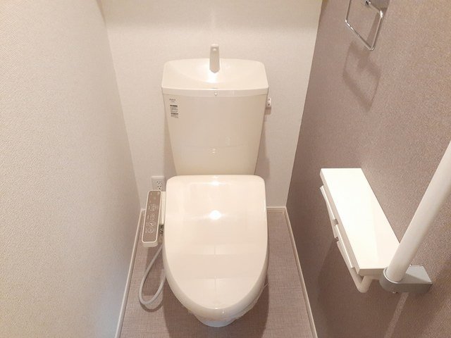 トイレ　落ち着いたトイレです