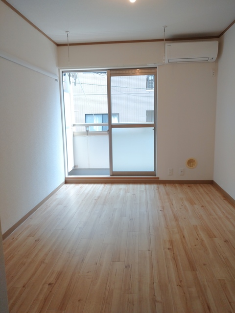 居室・リビング　★明るいフローリング調のお部屋です★