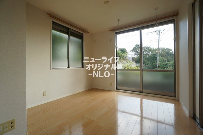 その他　洋室6帖　角部屋につき2面採光で開放感があります☆