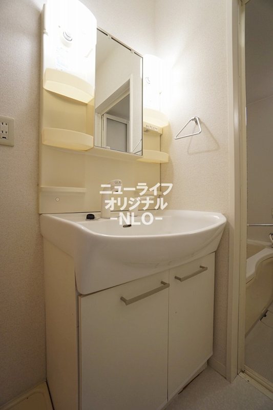 洗面設備　忙しい朝の身支度に役立つ洗髪洗面台☆