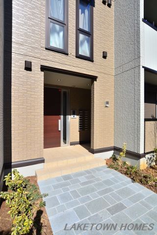 エントランス　オートロック付のエントランスです。