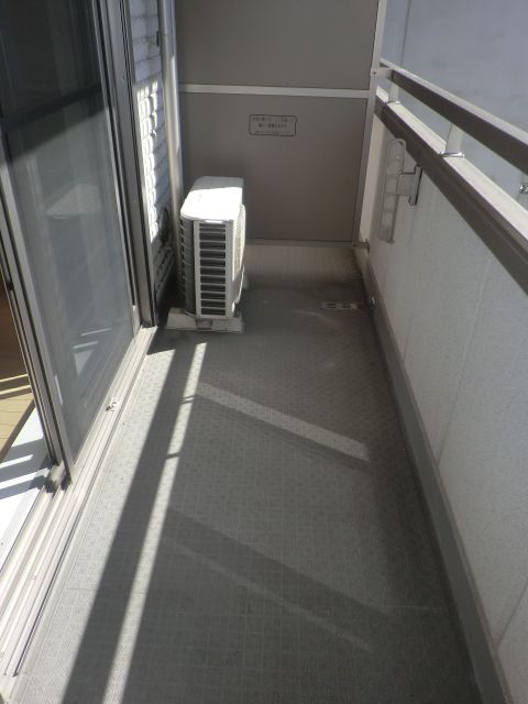 バルコニー　日当り良好なベランダですよ。