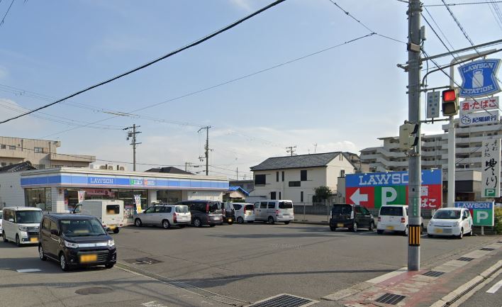 コンビニ　ローソン 和歌山西小二里店（コンビニ）まで132m