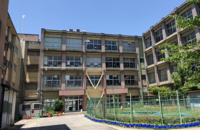 小学校　大津市立南郷小学校（小学校）まで703m
