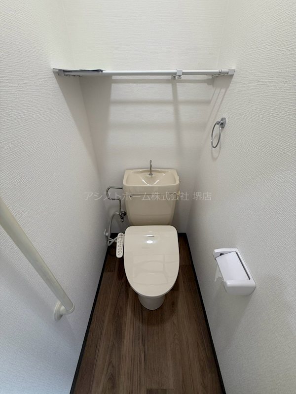 トイレ　ウォッシュレット付き