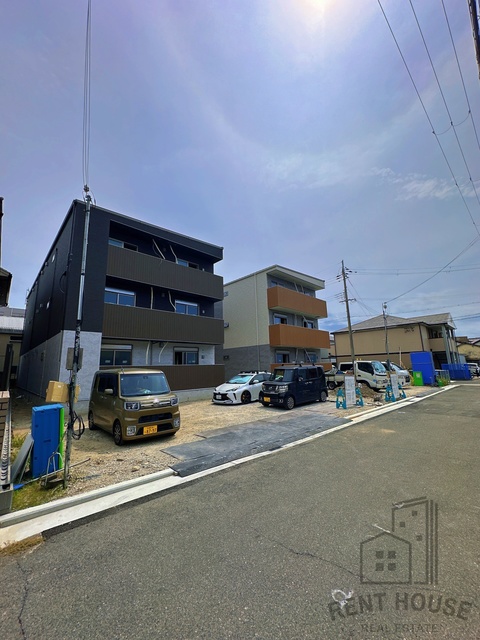 建物外観　外観（建設中）