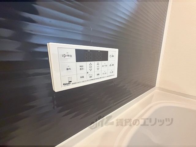 その他設備　給湯器リモコン