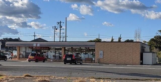 コンビニ　セブンイレブン館山真倉店（コンビニ）まで450m