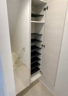 玄関　※別部屋参考写真となります