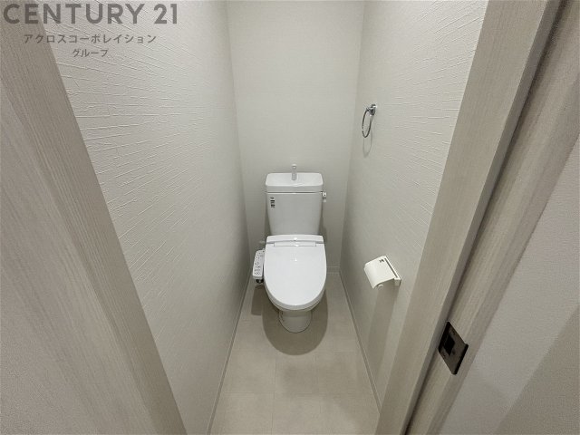 トイレ　温水洗浄便座付きです☆