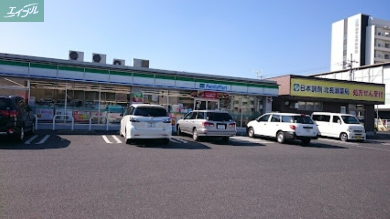 コンビニ　ファミリーマート岡山北長瀬店（コンビニ）まで142m