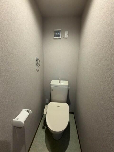 日暮里・舎人ライナー 扇大橋駅 徒歩16分 3階建 築1年のトイレ写真