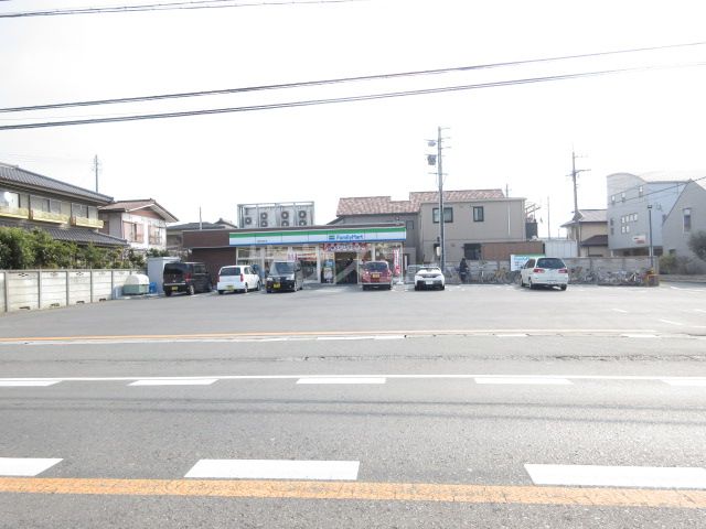 コンビニ　ファミリーマート 豊橋草間町店（コンビニ）まで285m