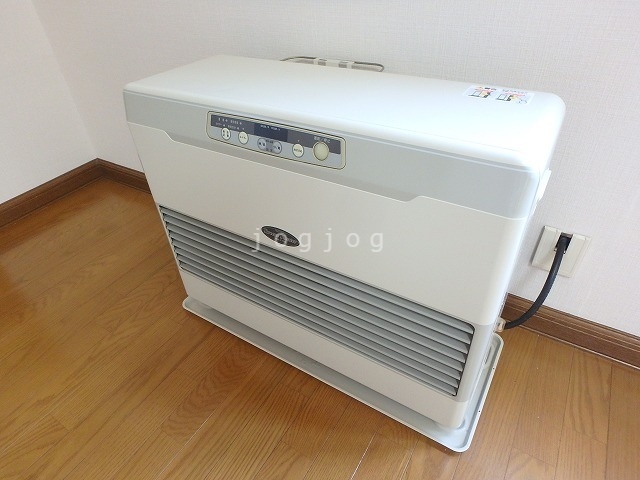 その他設備　灯油ストーブです