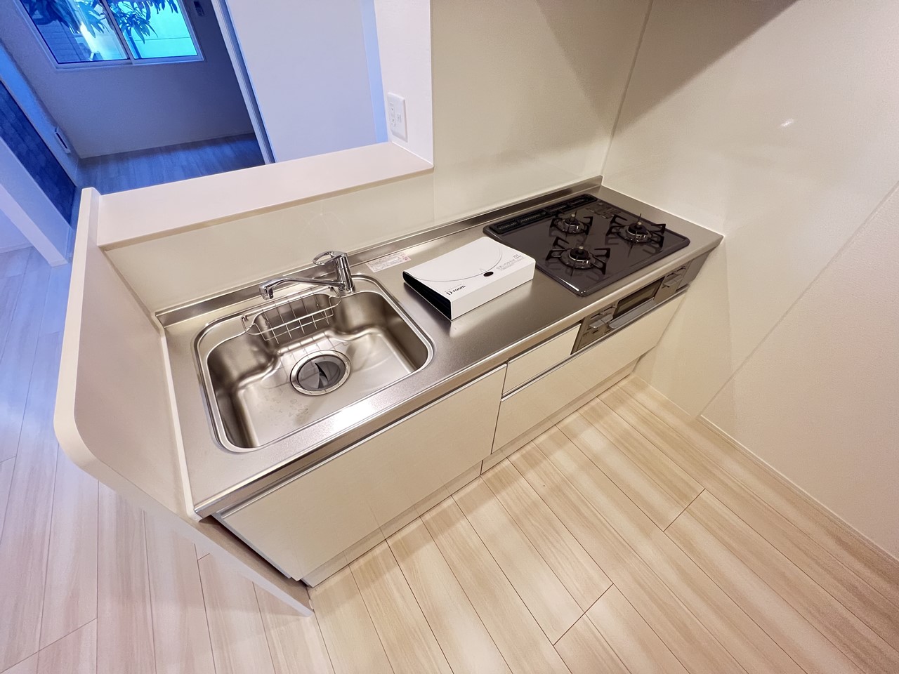キッチン　※同物件、別部屋の写真です。